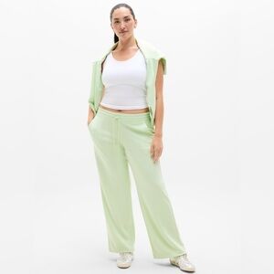 Athleta Seesaw Seasoft Mid Rise Straight Pant Honeydew Green NWT $99